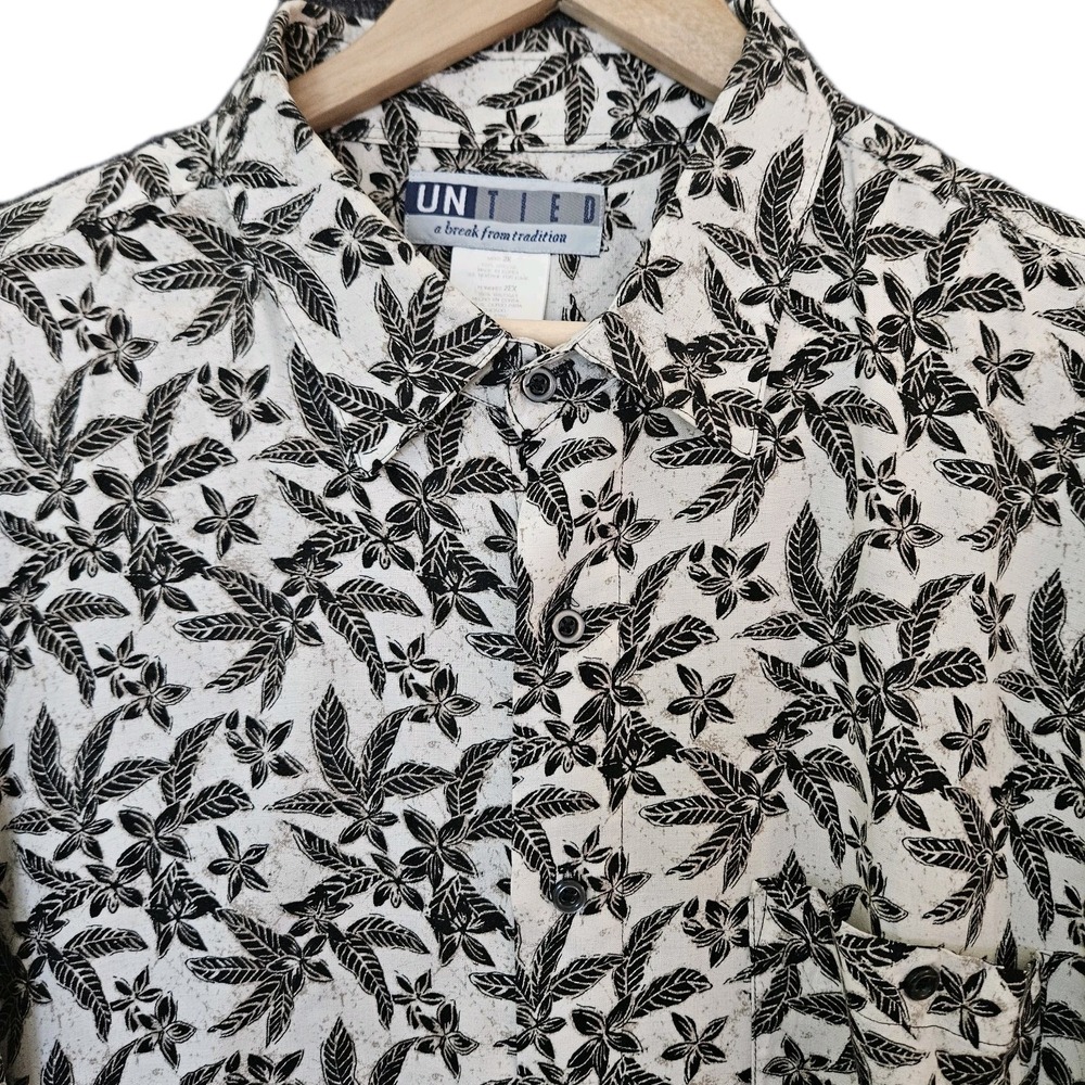 Vintage Men's 2XL Hawaiian Shirt Soft Tropical Black/Cream Men XXL Button Up